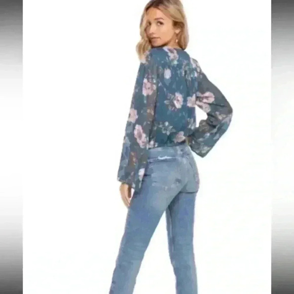 ASTR the label surplice teal floral burnout blouse crossover Medium - Picture 9 of 10